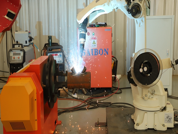 軌道式焊接機器人