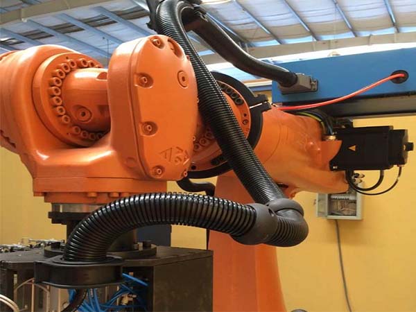 自動(dòng)焊接機(jī)器人提高產(chǎn)品競爭力的秘訣