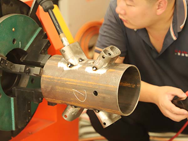 機器人自動焊接設(shè)備的優(yōu)勢