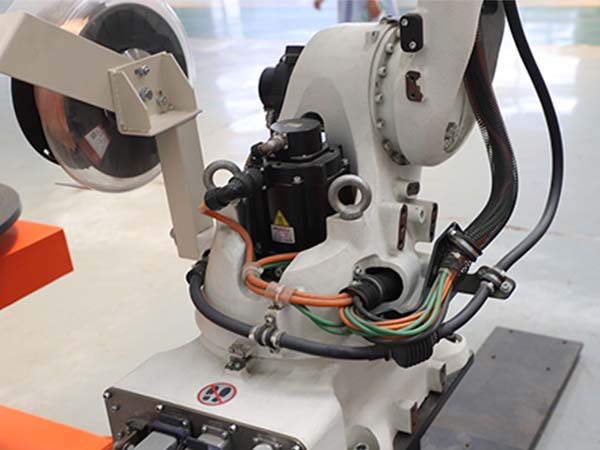 焊接機器人防碰撞傳感器實現(xiàn)自動復位