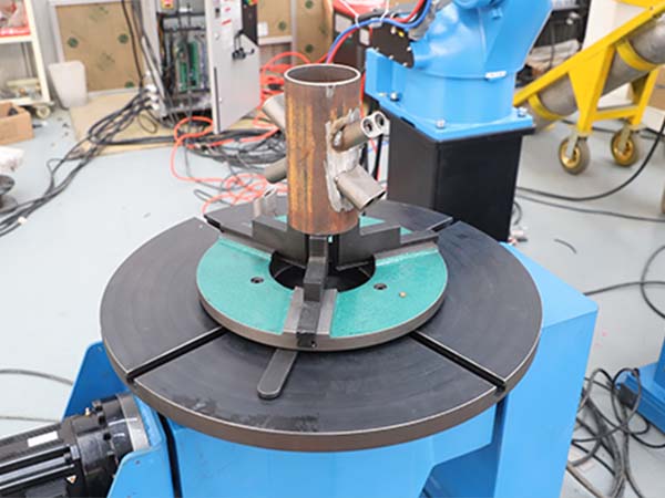 工業(yè)焊接機(jī)器人廠家選擇