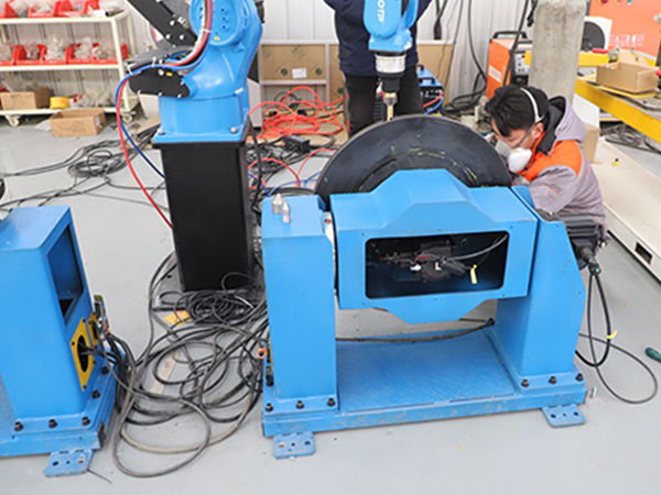 工程結(jié)構(gòu)件使用焊接變位機的類型